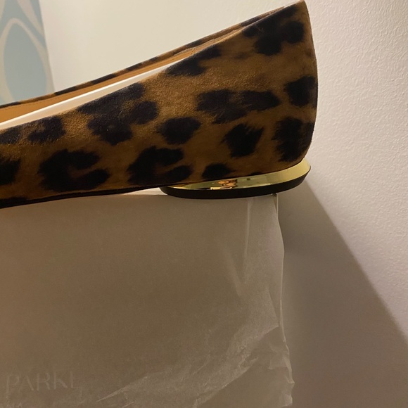 Brand New Marion Parke Classic Pointy Toe Leopard print flat shoes - Picture 8 of 15